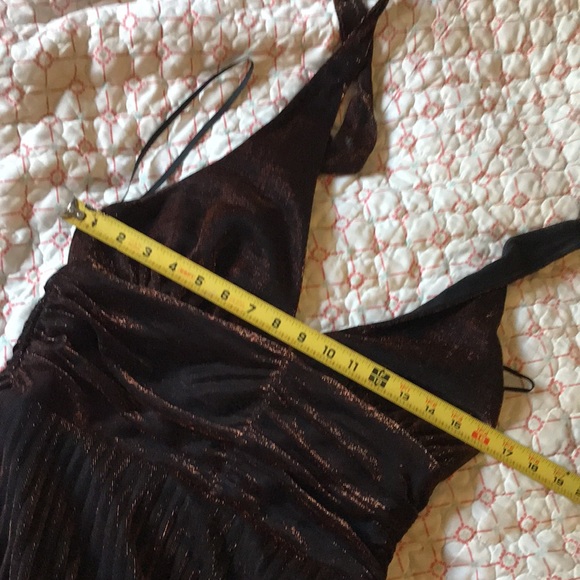 Cache metallic pleated halter dress - Picture 7 of 11